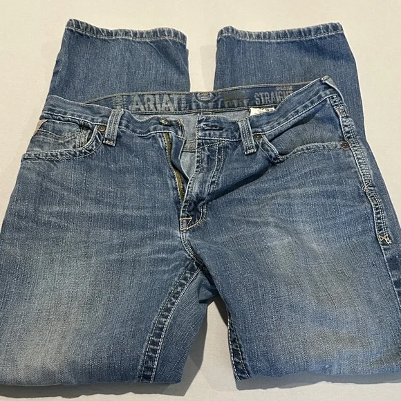 Ariat Classic Blue Jeans - Picture 1 of 5